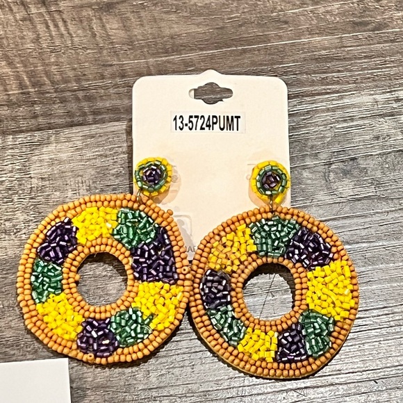 FINAL PRICE Bundle of Mardi Gras Earrings - Picture 2 of 6